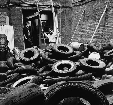 allan-kaprow-yard